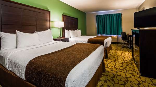  - SureStay Plus by Best Western Bettendorf - I-74, Exit 2