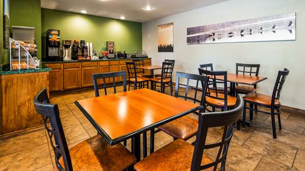 Restaurant - SureStay Plus by Best Western Bettendorf - I-74, Exit 2