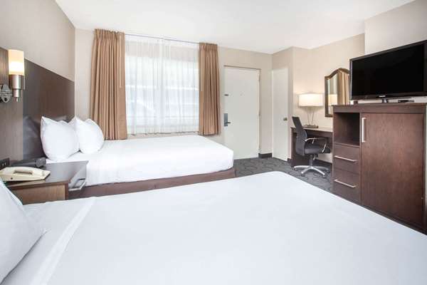  - Baymont Inn & Suites Downtown San Diego - I-5, Exits 16 & 16B