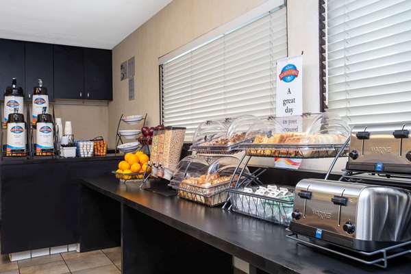  - Baymont Inn & Suites Downtown San Diego - I-5, Exits 16 & 16B