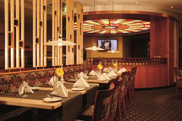 Dining,Dining Area,Restaurant,On-Site