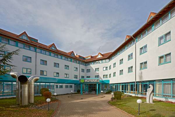 On-Site,Outdoor/Exterior,Exterior View of Building
