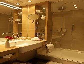 H+ SALZBURG-guestroom-Guest Room,Bathroom,On-Site.jpg