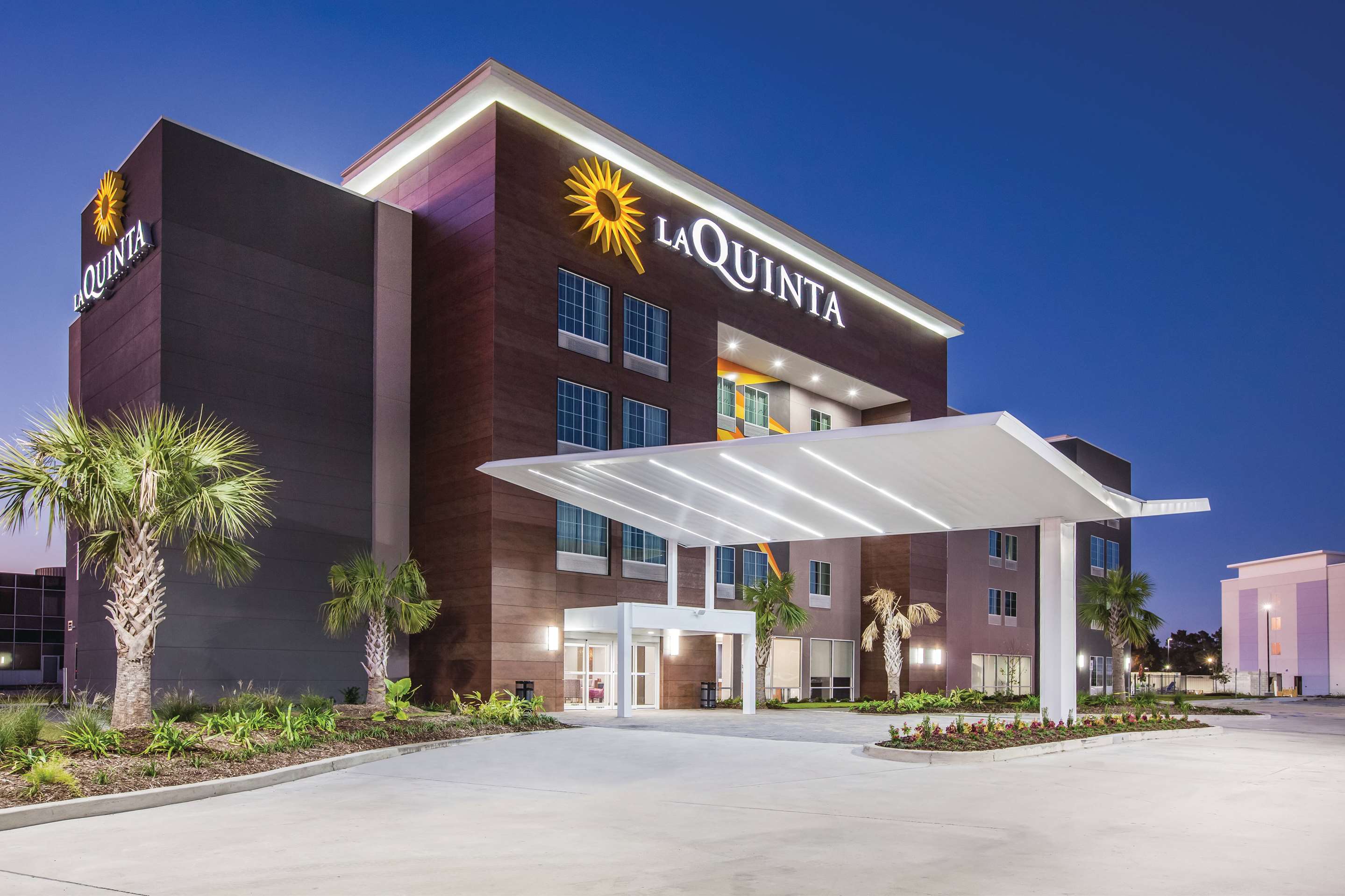 Exterior | La Quinta Inn & Suites by Wyndham Baton Rouge - Port Allen