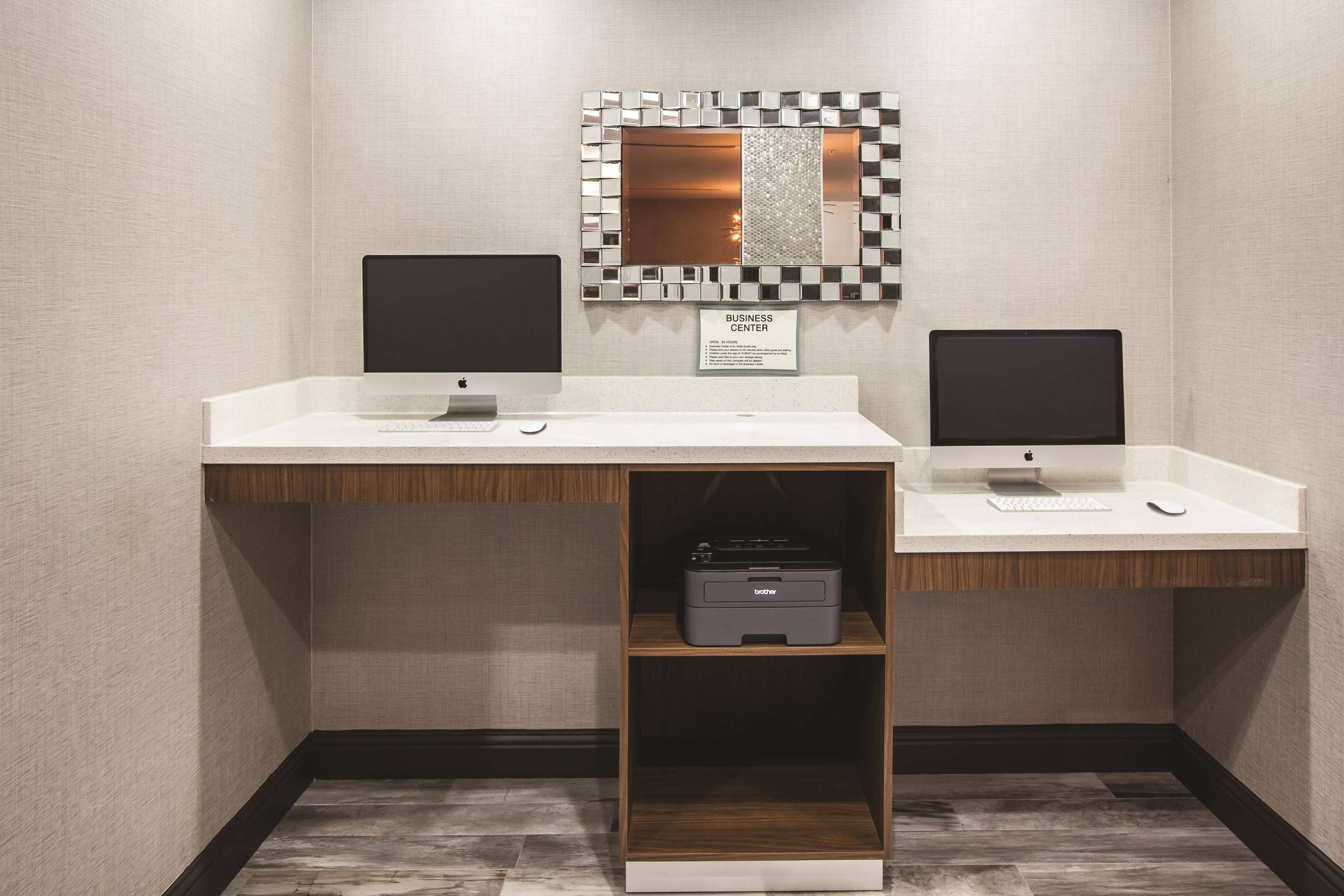 Business Center | La Quinta Inn & Suites by Wyndham Baton Rouge - Port Allen