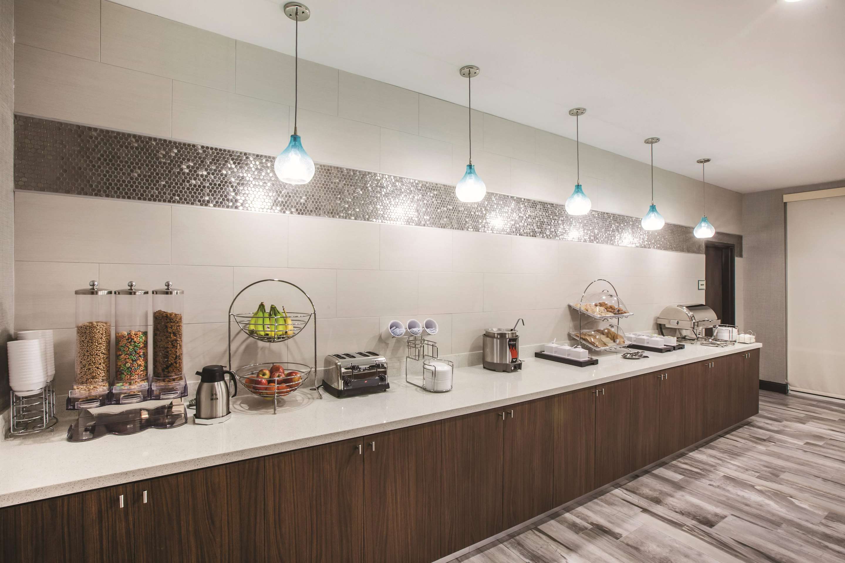 Property amenity | La Quinta Inn & Suites by Wyndham Baton Rouge - Port Allen