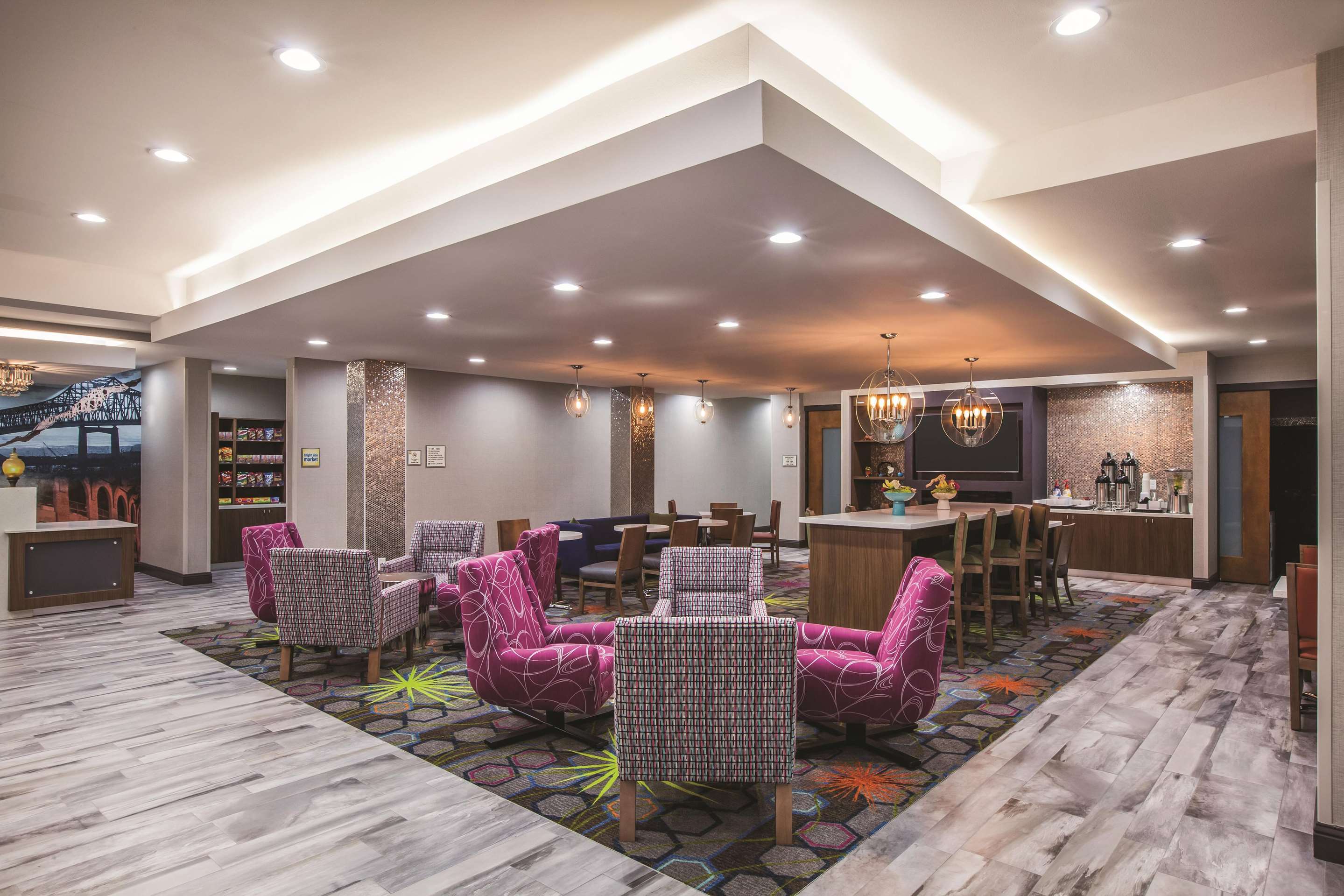 Lobby | La Quinta Inn & Suites by Wyndham Baton Rouge - Port Allen