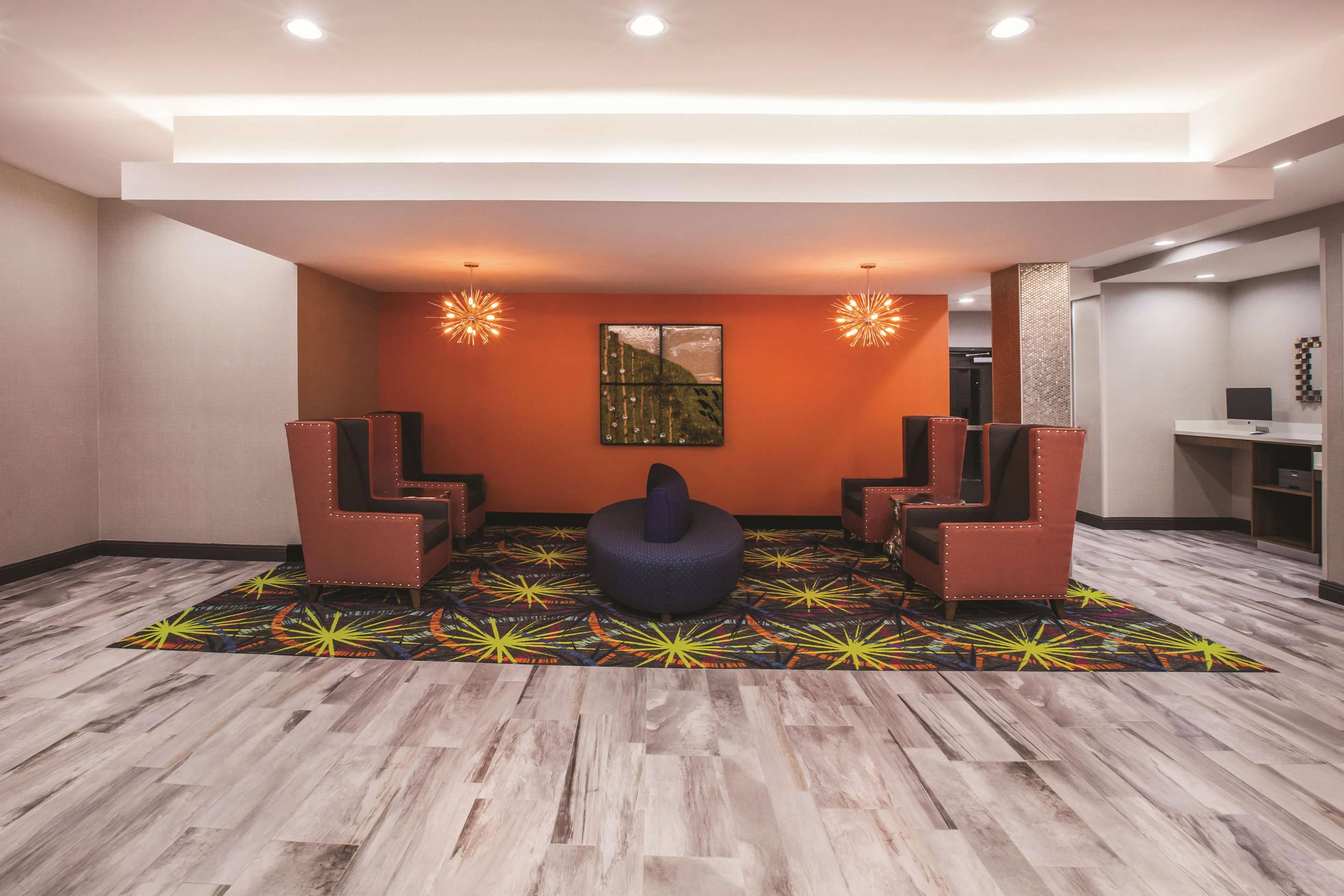 Lobby | La Quinta Inn & Suites by Wyndham Baton Rouge - Port Allen