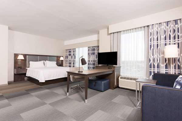  - Hampton Inn & Suites Keystone Mall Indianapolis - I-465, Exit 33