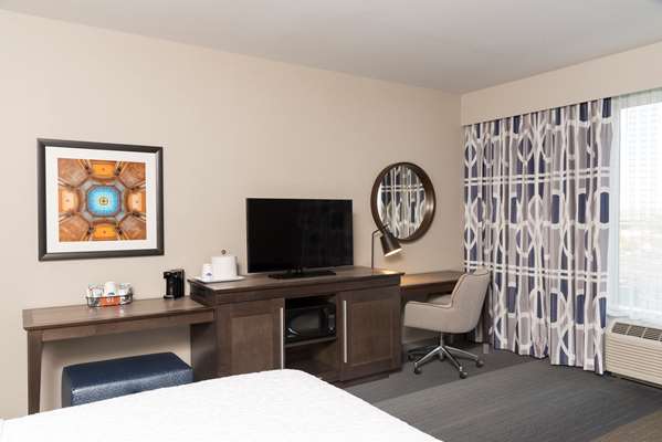 - Hampton Inn & Suites Keystone Mall Indianapolis - I-465, Exit 33