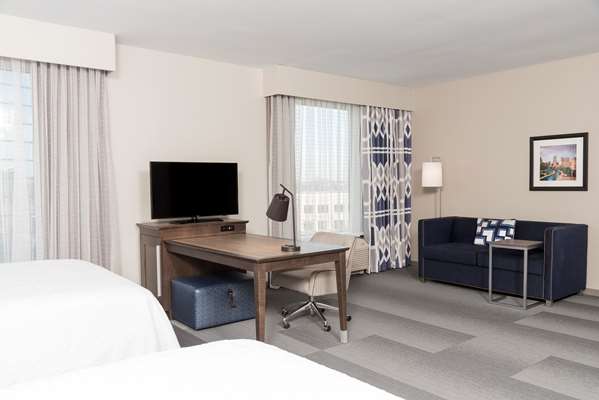  - Hampton Inn & Suites Keystone Mall Indianapolis - I-465, Exit 33