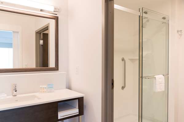  - Hampton Inn & Suites Keystone Mall Indianapolis - I-465, Exit 33