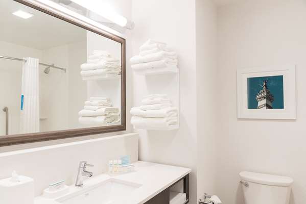  - Hampton Inn & Suites Keystone Mall Indianapolis - I-465, Exit 33