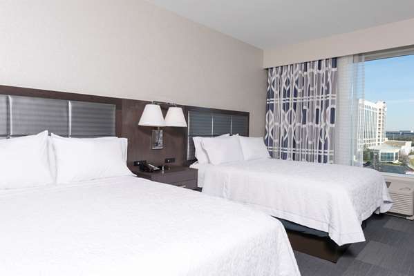  - Hampton Inn & Suites Keystone Mall Indianapolis - I-465, Exit 33