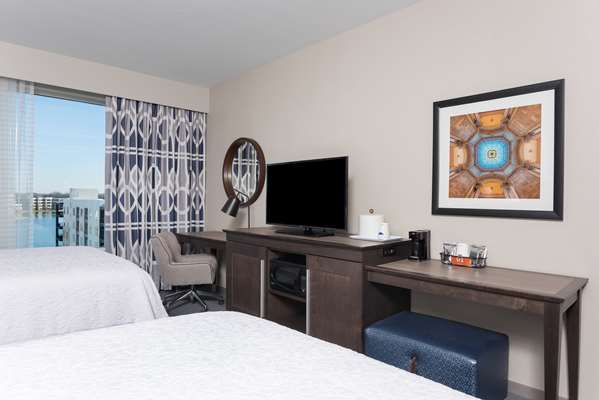  - Hampton Inn & Suites Keystone Mall Indianapolis - I-465, Exit 33
