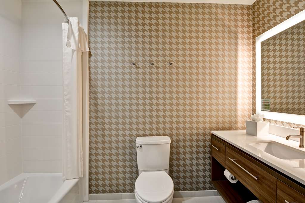Home2 Suites by Hilton OKC Midwest City Tinker AFB - Tap to explore photos