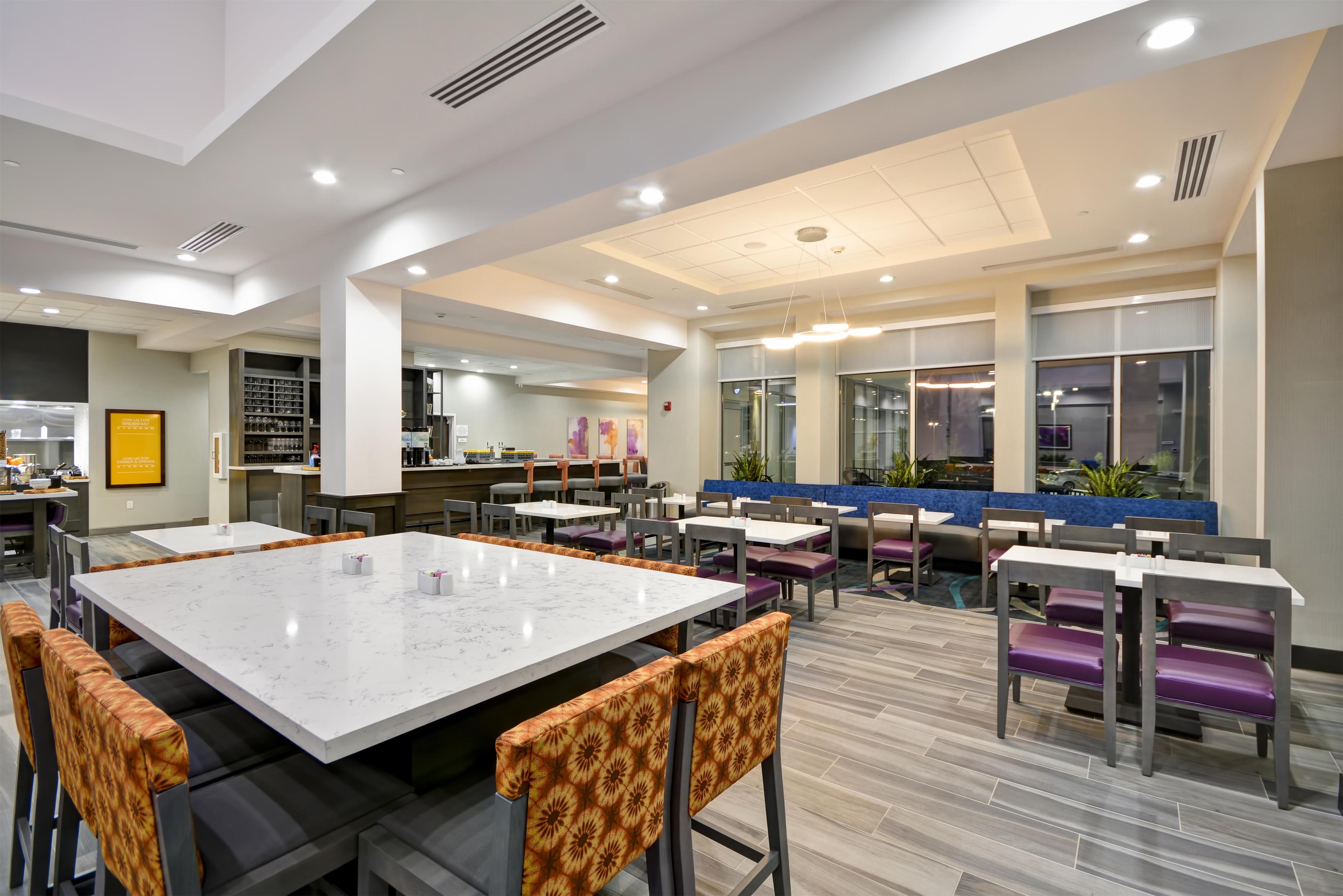 BarLounge | Hilton Garden Inn Tulsa-Broken Arrow