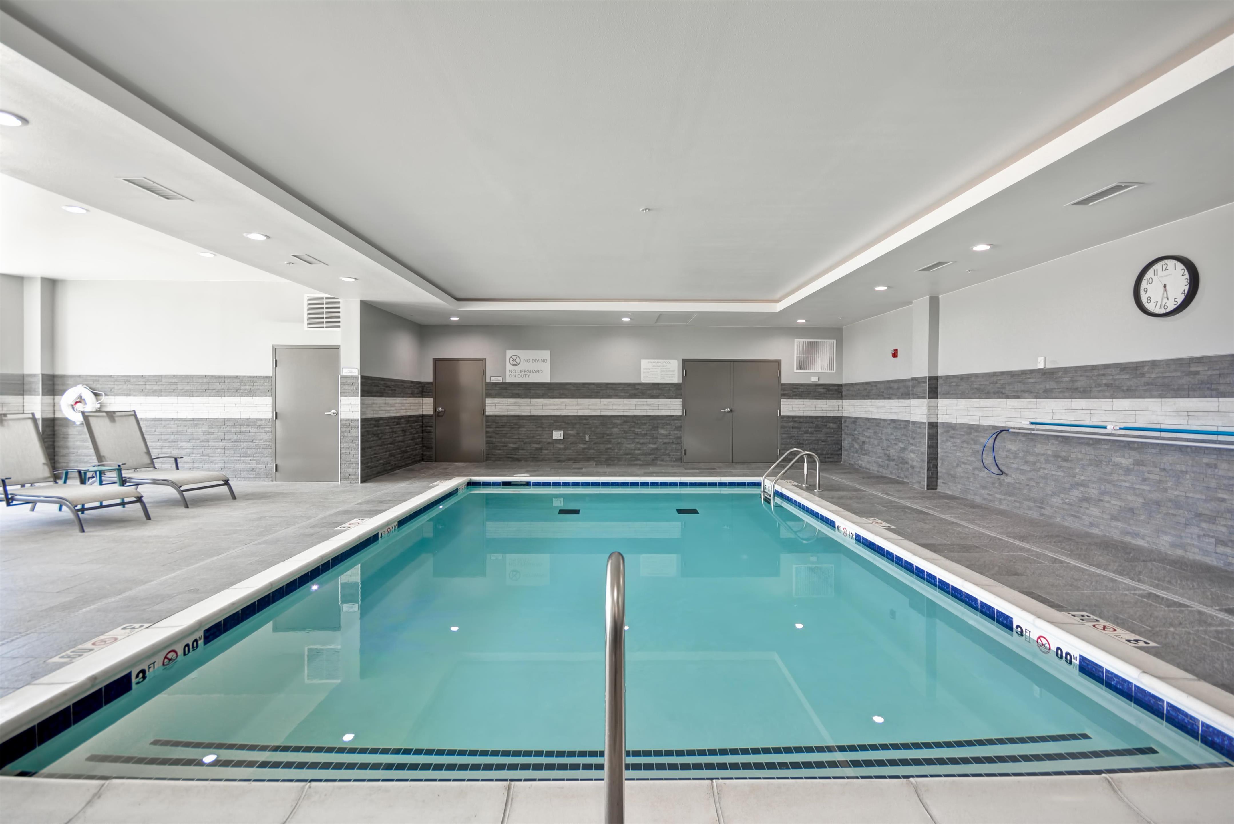 Pool | Hilton Garden Inn Tulsa-Broken Arrow