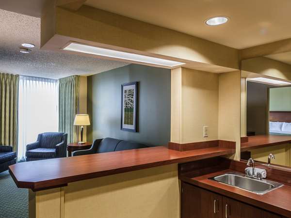 Suite - Aquarius Casino Resort Laughlin