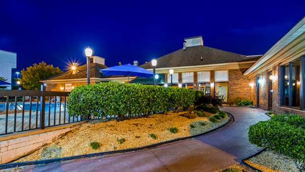 Pool - SureStay Plus by Best Western Fayetteville - I-95, Exit 49