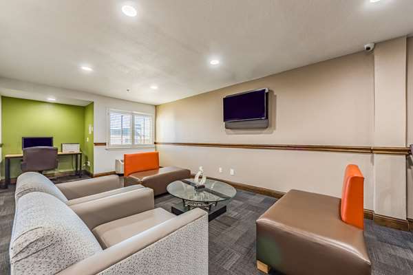  - Studio 6 Extended Stay Hotel Plano