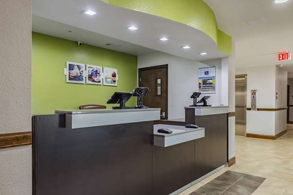  - Studio 6 Extended Stay Hotel Plano