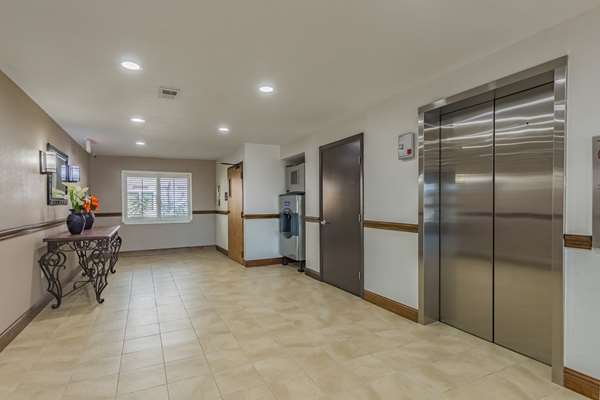  - Studio 6 Extended Stay Hotel Plano