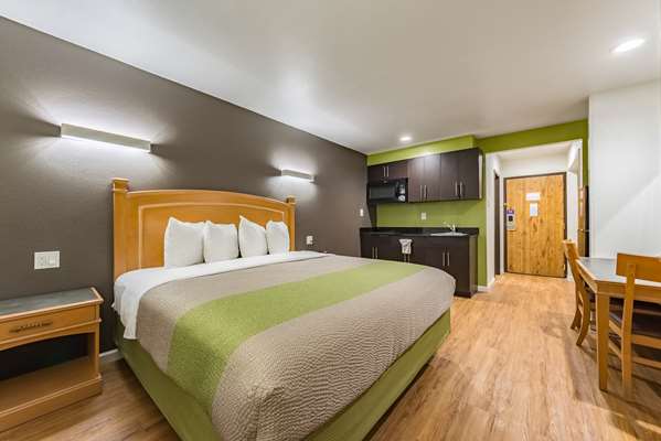  - Studio 6 Extended Stay Hotel Plano