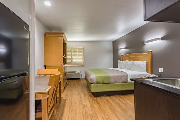  - Studio 6 Extended Stay Hotel Plano