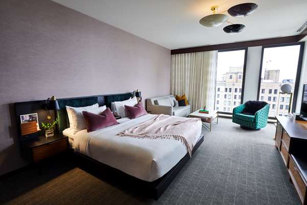 Suite - Fairlane Hotel Downtown Nashville