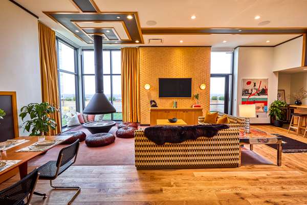 Suite - Fairlane Hotel Downtown Nashville