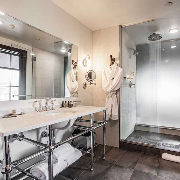 Suite - Ironworks Hotel North Indianapolis - I-465, Exit 33