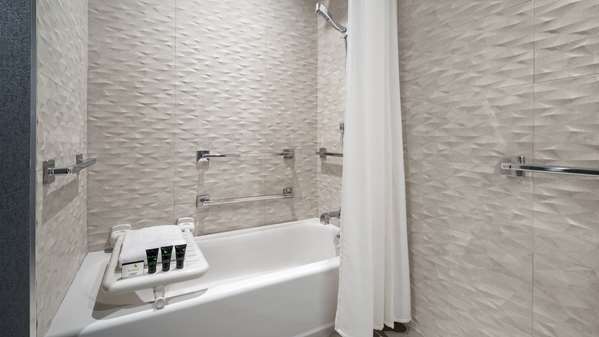  - Hyatt Centric Hotel Brickell Miami - I-95, Exit 1B