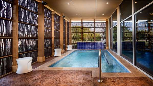 Pool - GLo Best Western DeSoto Hotel