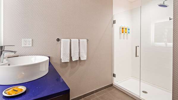  - GLo Best Western DeSoto Hotel