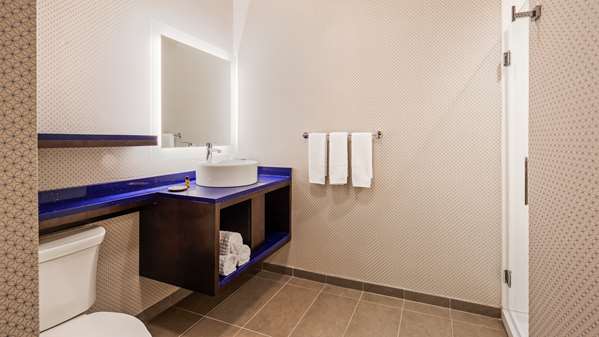  - GLo Best Western DeSoto Hotel