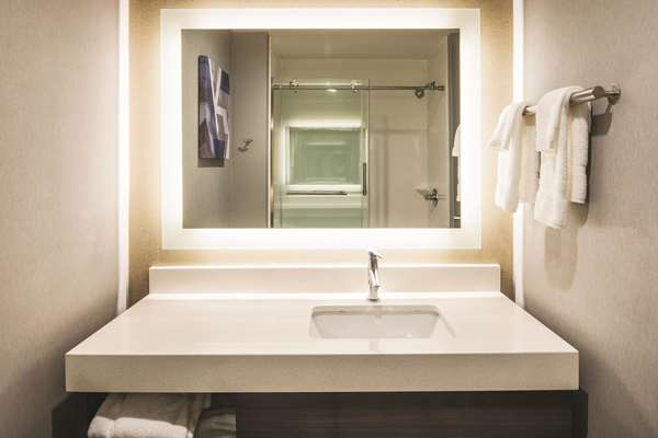  - La Quinta Inn & Suites McDonough - I-75, Exit 221