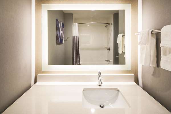  - La Quinta Inn & Suites McDonough - I-75, Exit 221