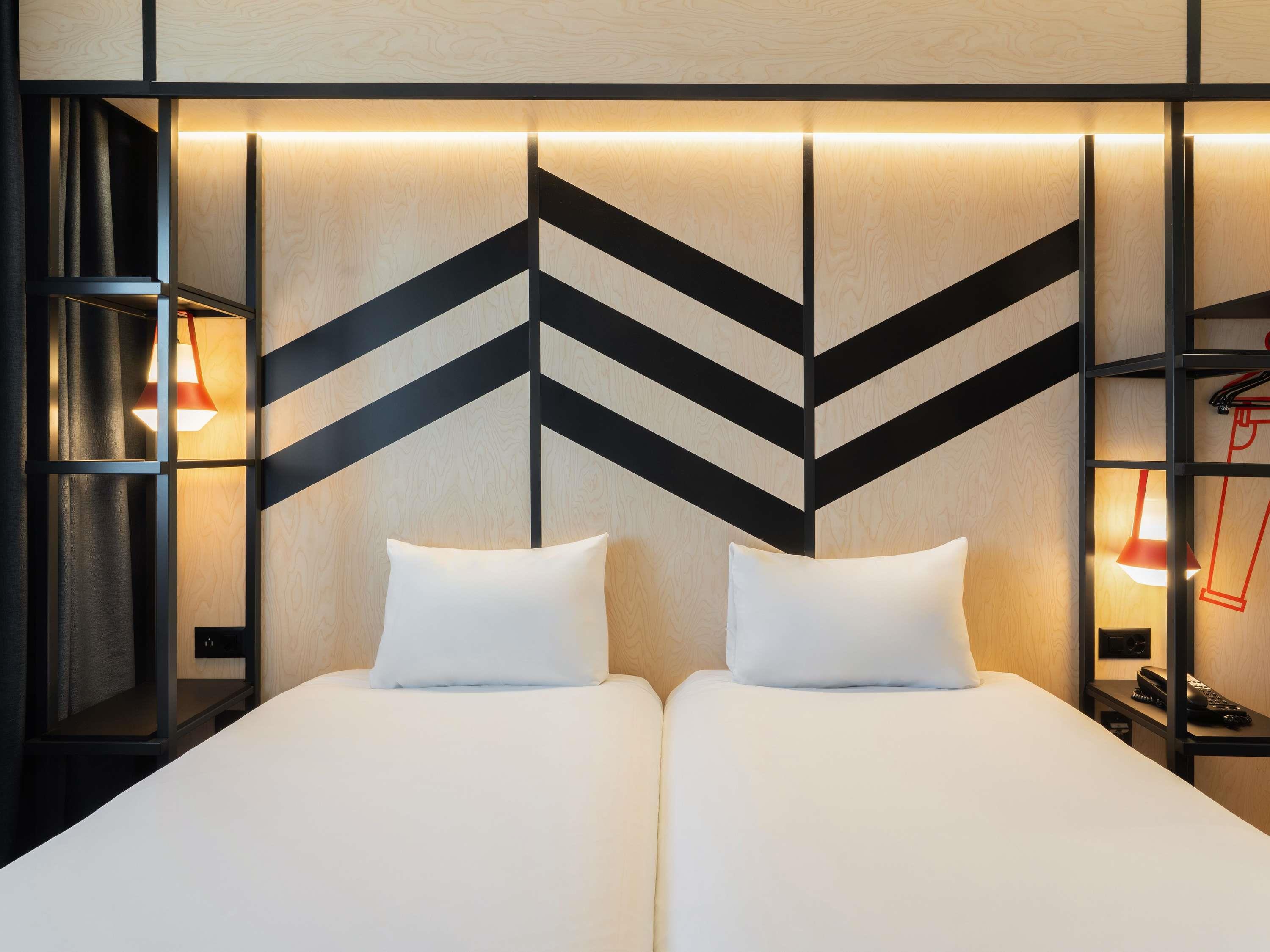 IBIS STYLES GENEVE PALEXPO Room Type - Standard Room with 2 single beds