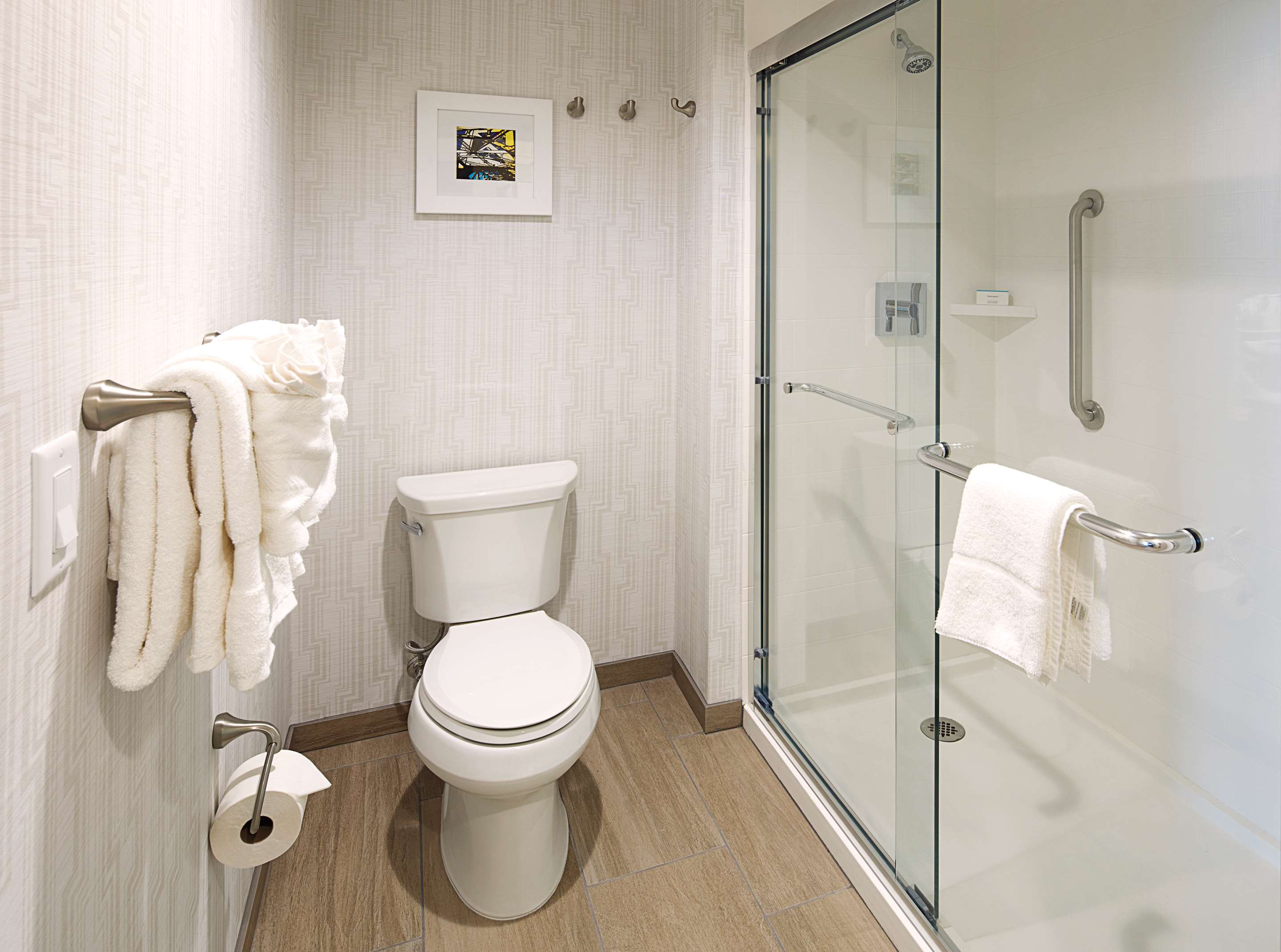 Guest room bath