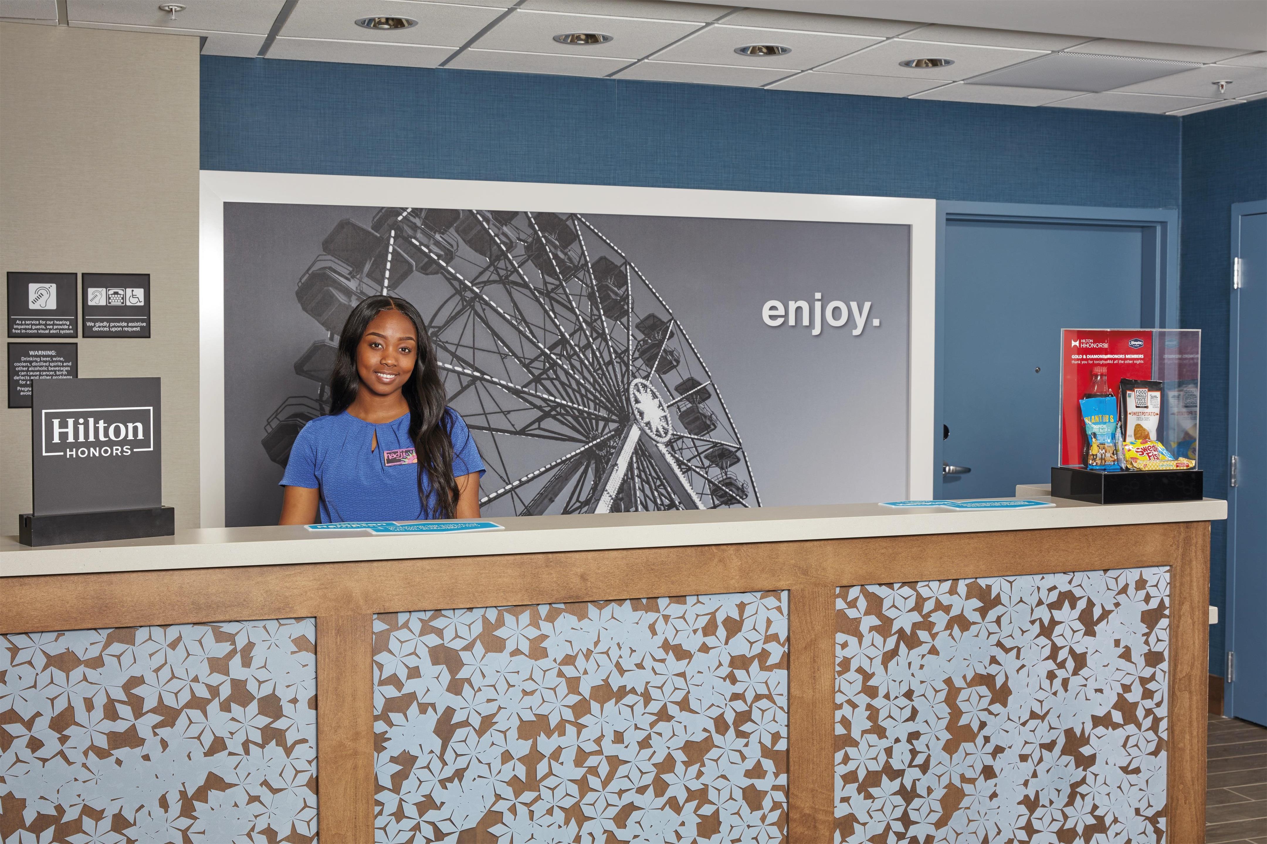 Reception | Hampton Inn & Suites Sacramento at Csus