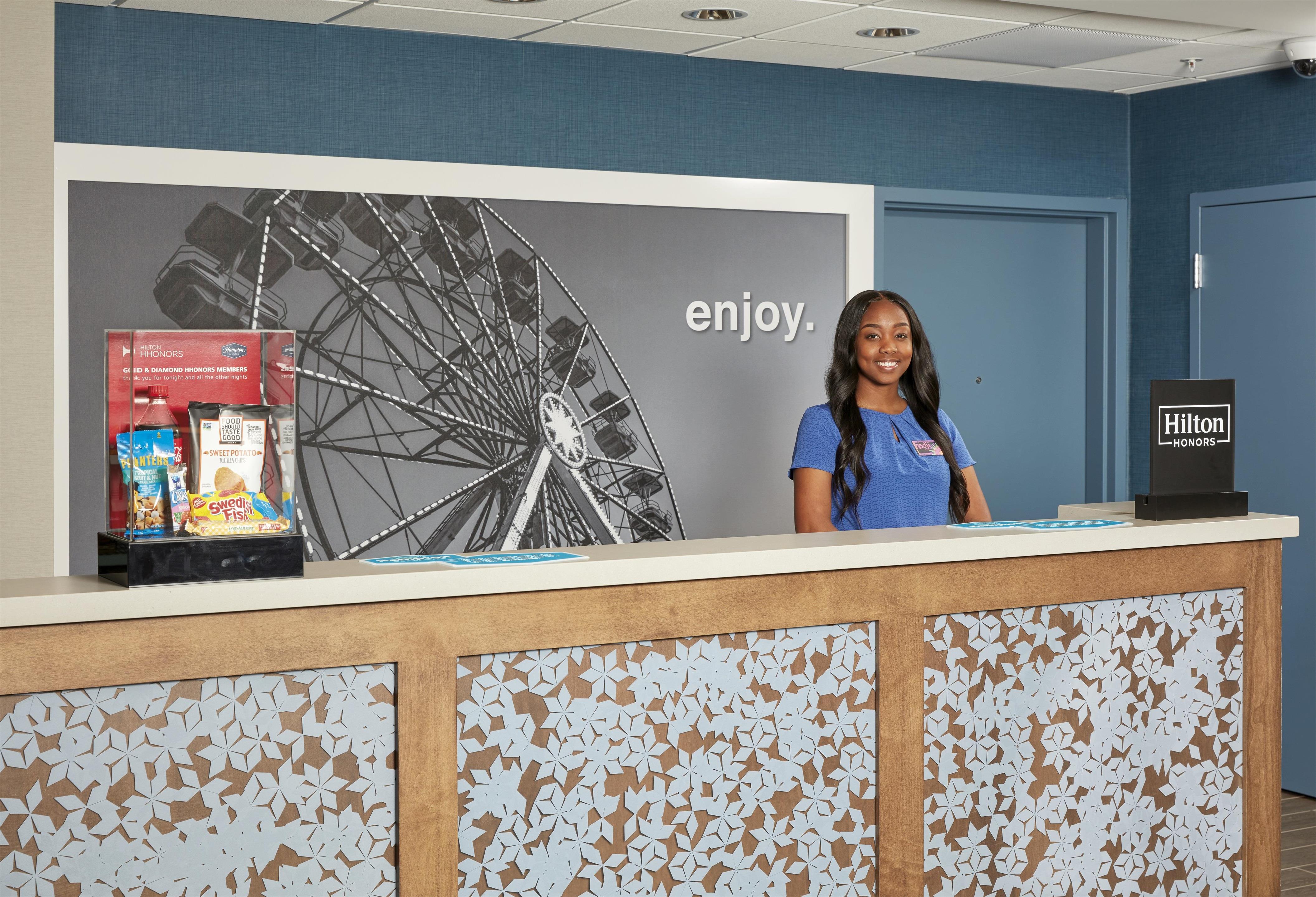 Reception | Hampton Inn & Suites Sacramento at Csus