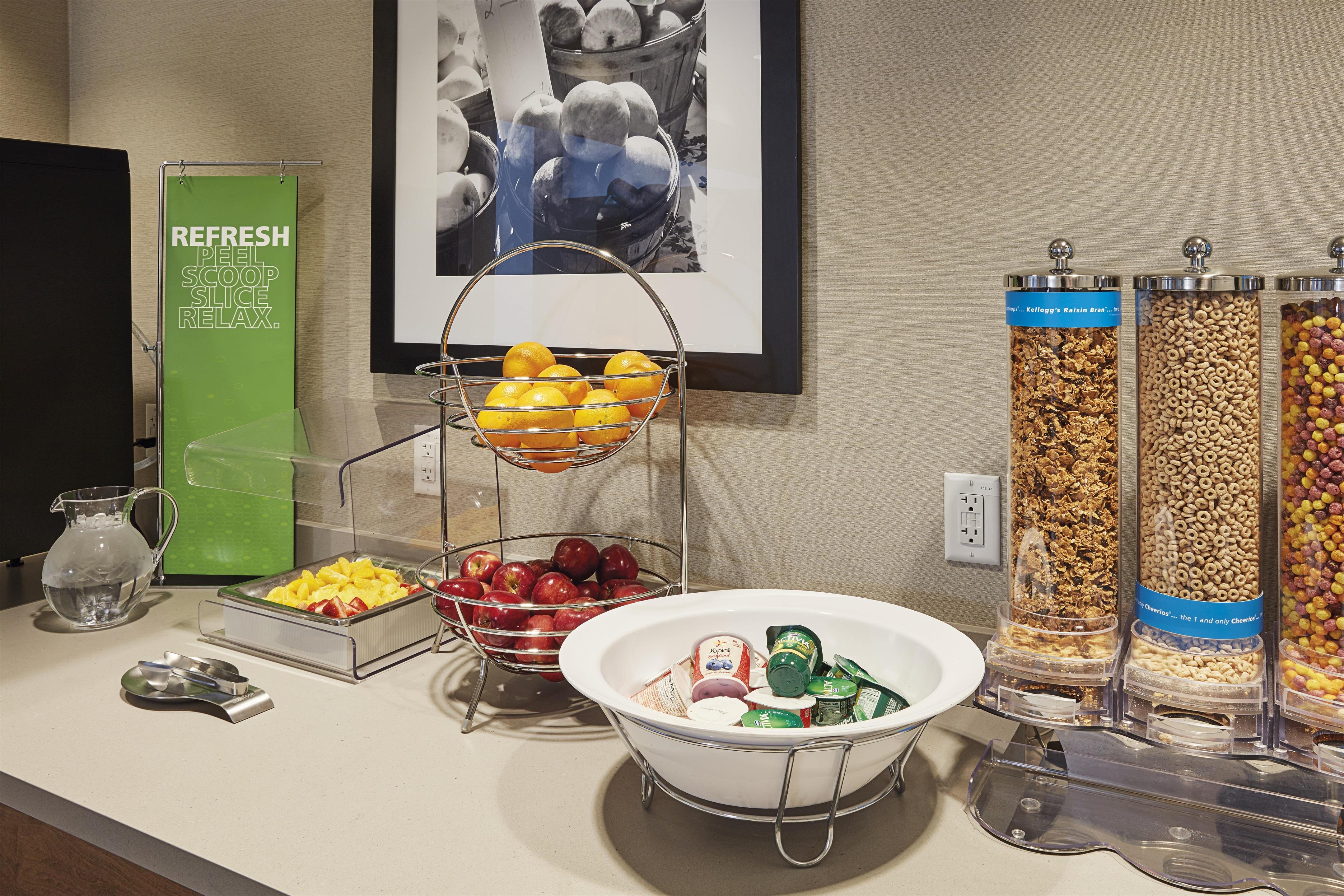 Restaurant | Hampton Inn & Suites Sacramento at Csus