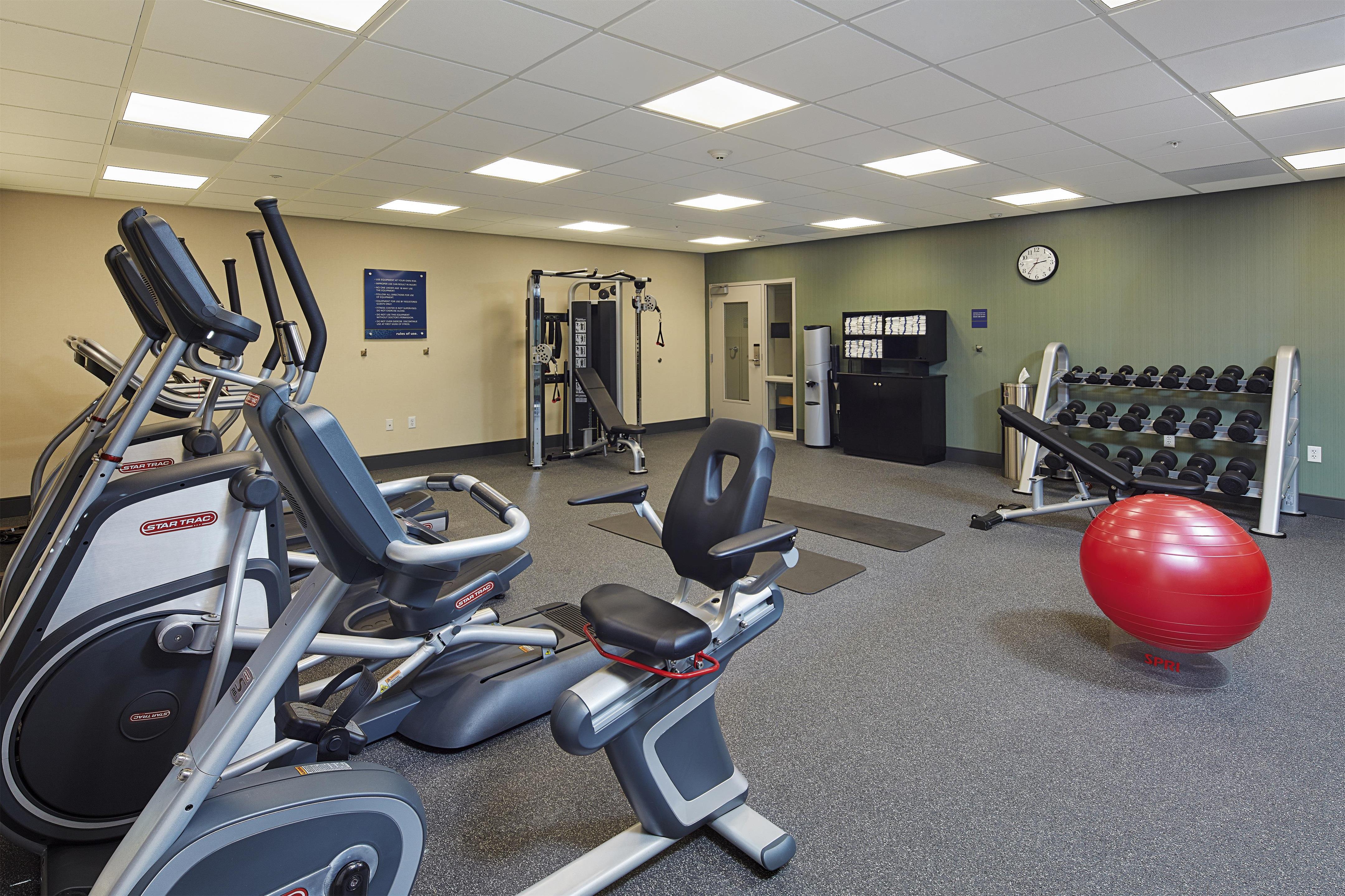Health club fitness center gym | Hampton Inn & Suites Sacramento at Csus