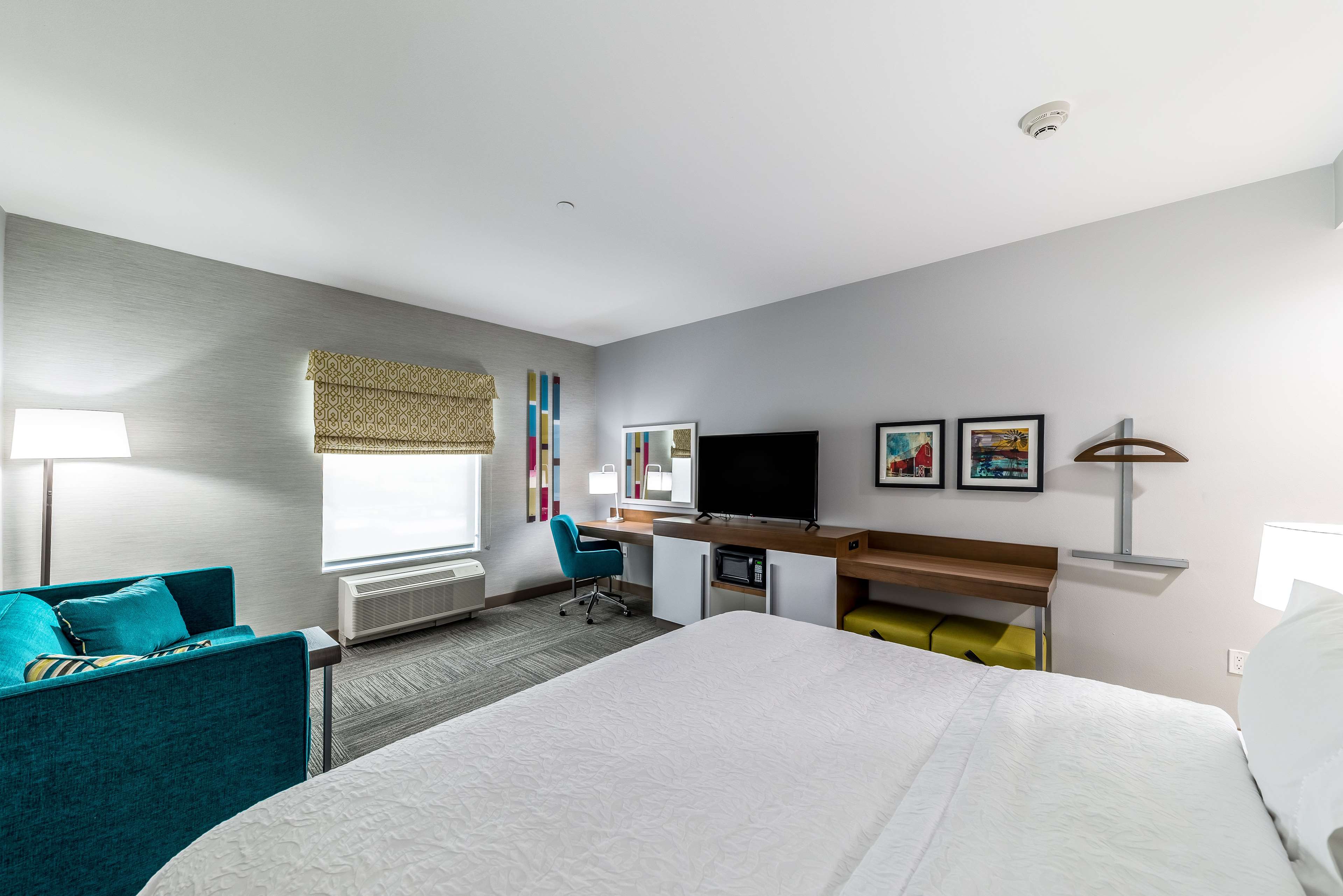 Hampton Inn & Suites Pryor, Ok Room Type - 1KN STDO MIC FRIDG WTBR NS