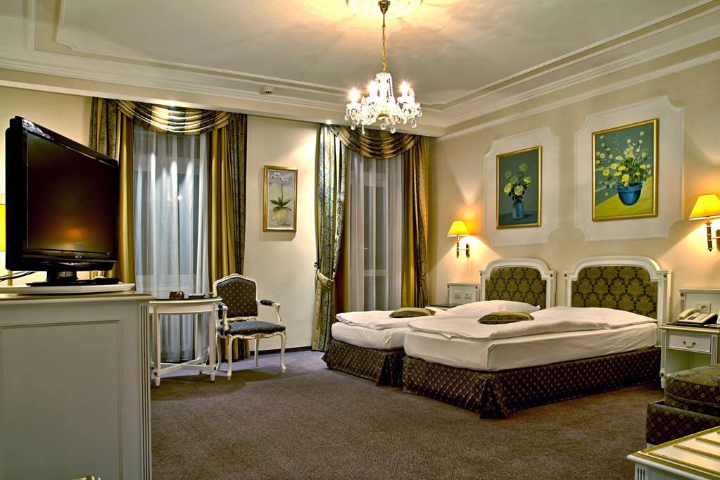TOP CCL ESPLANADE SPA AND GOLF-guestroom-Guest Room,On-Site.jpg