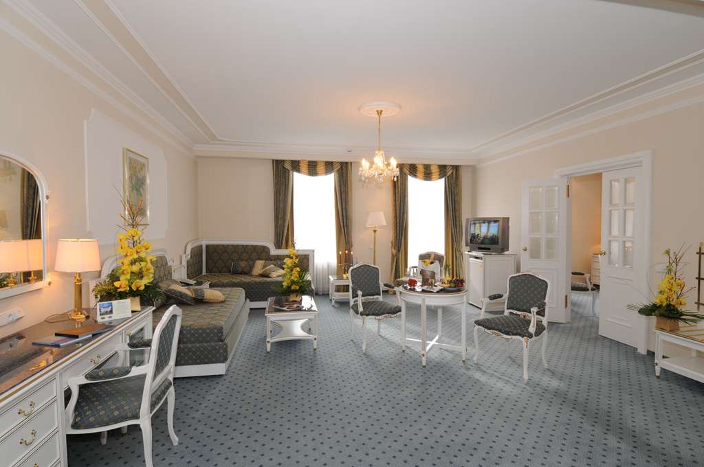 TOP CCL ESPLANADE SPA AND GOLF-guestroom-Guest Room,Suite,On-Site.jpg