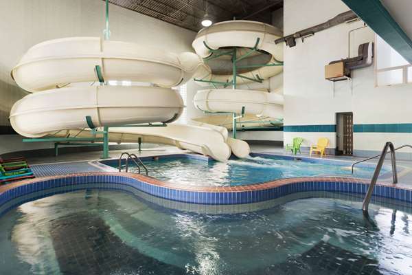 Pool - Travelodge Lloydminster