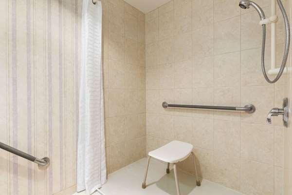  - Travelodge Lloydminster