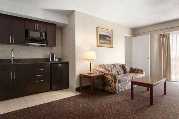 Suite - Travelodge Lloydminster